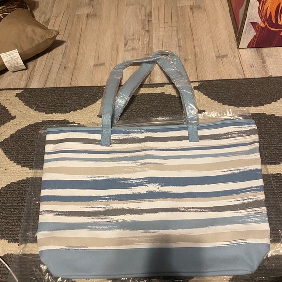 Thirty one lakeside tote